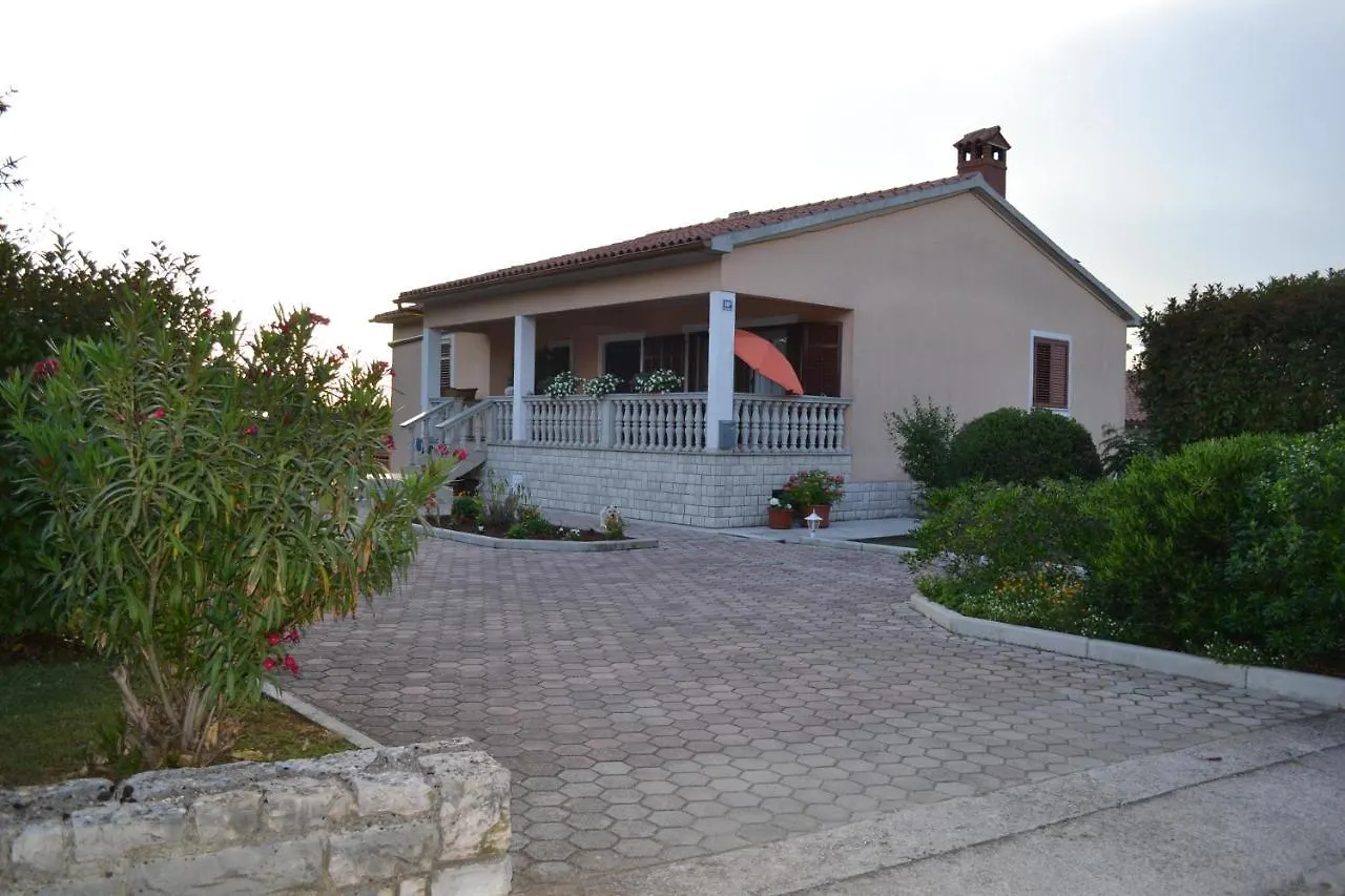 Appartamento Apartman Doli Nedeščina